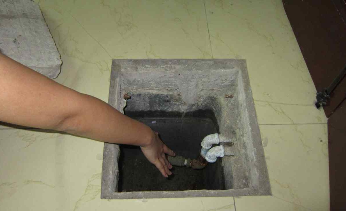 thau rửa bể nước huyện Thường Tín